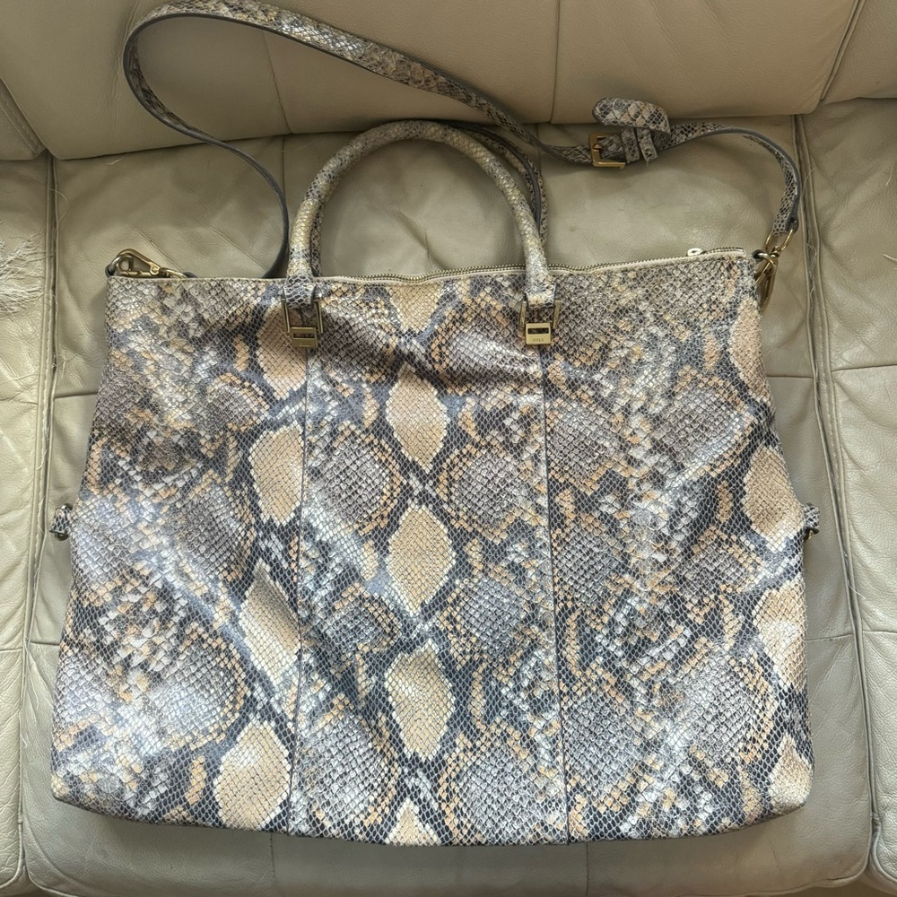 G.I.L.I. Snake Print Tote Bag - Gray and Cream